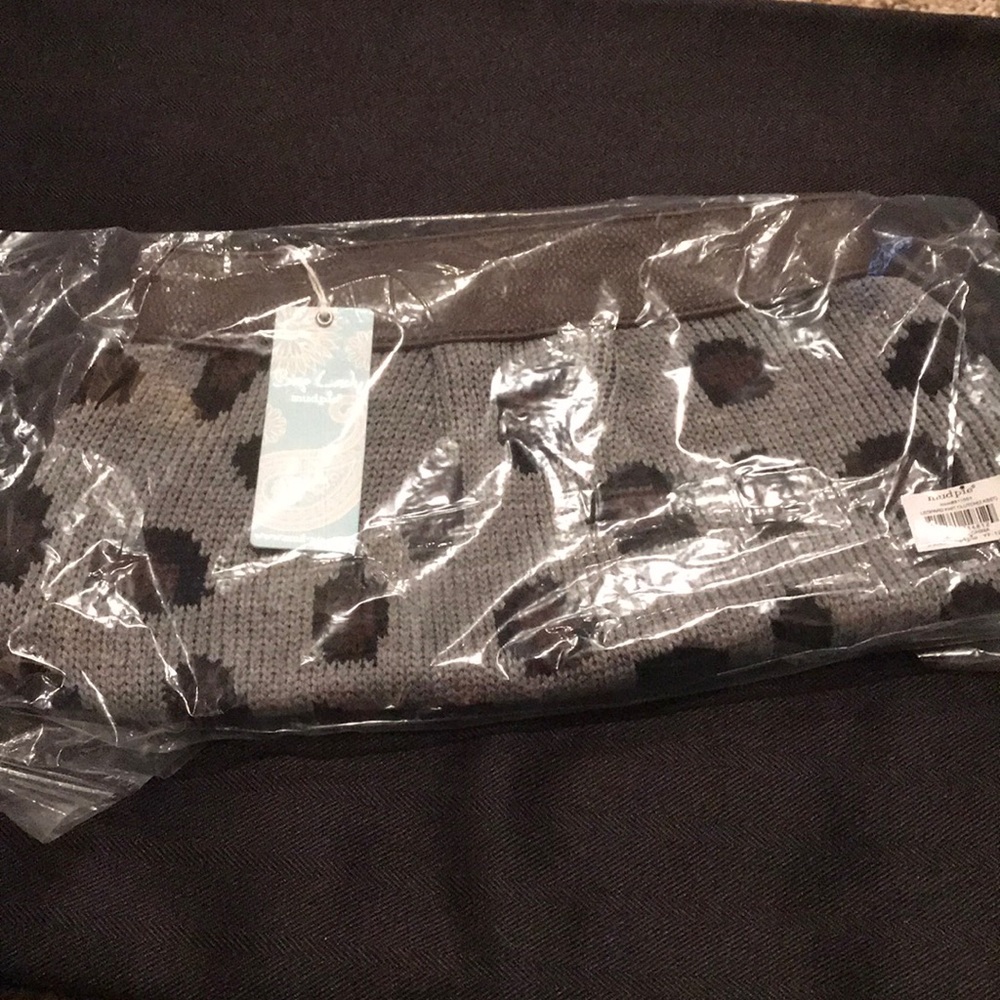 NWT Mud Pie Leopard Knit Clutch.